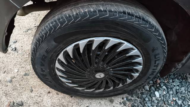 https://images10.gaadi.com/usedcar_image/4513640/original/3c969894e985eb8db6b58ac67c0bd21e.jpg?imwidth=6402
