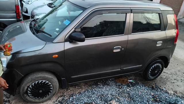 https://images10.gaadi.com/usedcar_image/4513640/original/processed_76e59be5be3afe09fd9120f8d9bd9f41.jpg?imwidth=6401