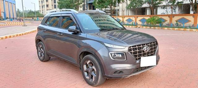 https://images10.gaadi.com/usedcar_image/4513644/original/processed_b752aa87c4abc34a8e0d0c06d7630cc4.jpg?imwidth=6400