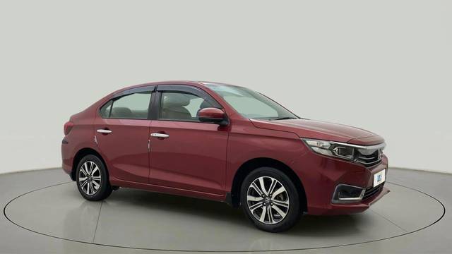 https://images10.gaadi.com/usedcar_image/4513653/original/6cd63a23479f7f5ca6a109fe0b6d5cb5.jpg?imwidth=6400