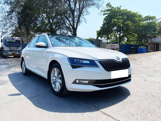 https://images10.gaadi.com/usedcar_image/4513659/original/processed_e28e7a87dd40c4039af0fc6b8df53f04.jpg?imwidth=6400