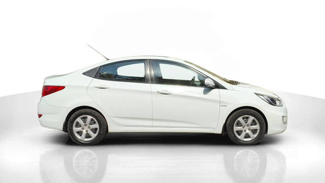 https://images10.gaadi.com/usedcar_image/4513660/original/processed_5daea946b6015b3a58145a5ac1cd7434.png?imwidth=6401