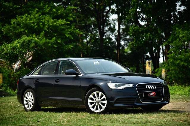 https://images10.gaadi.com/usedcar_image/4513676/original/processed_b198c5ef6953f16cfdba6560868d42f0.jpg?imwidth=6400