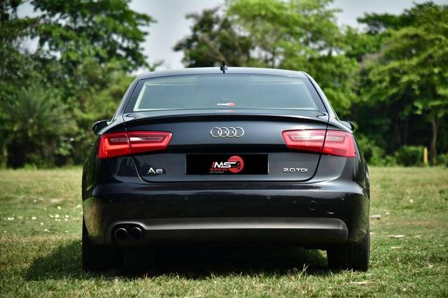 https://images10.gaadi.com/usedcar_image/4513676/original/processed_f7f98e7566f44a394d00477f2fe1e582.jpg?imwidth=6402