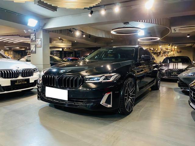 https://images10.gaadi.com/usedcar_image/4513677/original/processed_3aadeff1fd559aab34804ab73972cac9.jpg?imwidth=6400