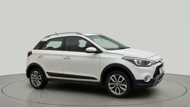 https://images10.gaadi.com/usedcar_image/4513679/original/20e536f2fc1a24fa4e6badc15cf7bb6c.jpg?imwidth=6400
