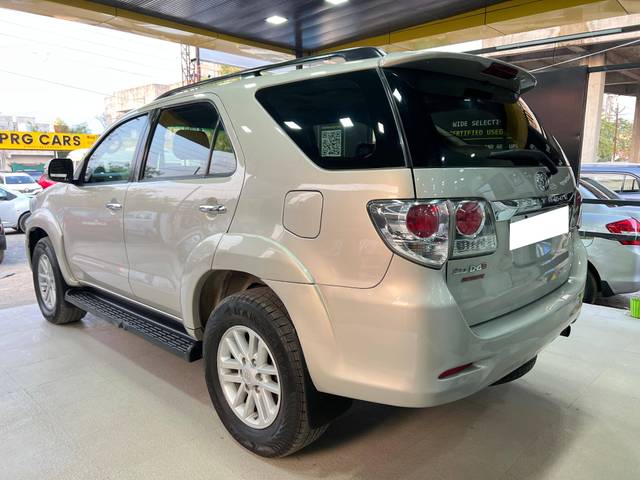 https://images10.gaadi.com/usedcar_image/4513718/original/processed_799a6afe1064c0d7b40bd7df91a38060.jpg?imwidth=6402