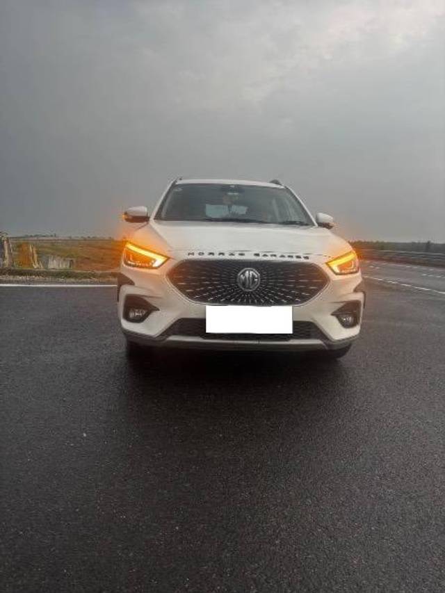 https://images10.gaadi.com/usedcar_image/4513722/original/processed_7b6a4c01-bd9f-4f62-8bb5-61c44080315a.jpeg?imwidth=6402