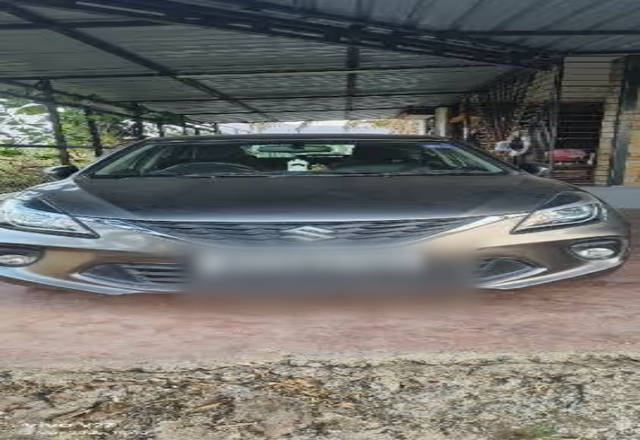 https://images10.gaadi.com/usedcar_image/4513740/original/d73cbac1-ce26-4949-83a9-5e6066ae1753.?imwidth=6402