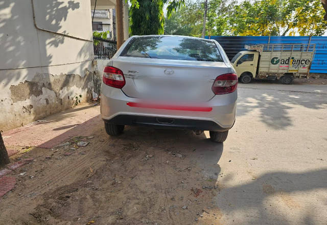 https://images10.gaadi.com/usedcar_image/4513758/original/65584bdf-20d9-4e57-9150-2908c8a16a82.?imwidth=6401