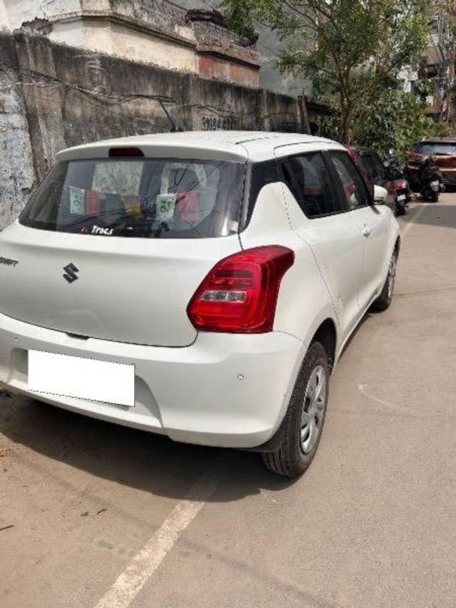 https://images10.gaadi.com/usedcar_image/4513769/original/processed_2e63b268-4fd7-4b3b-94ed-9085131c248d.jpeg?imwidth=6401