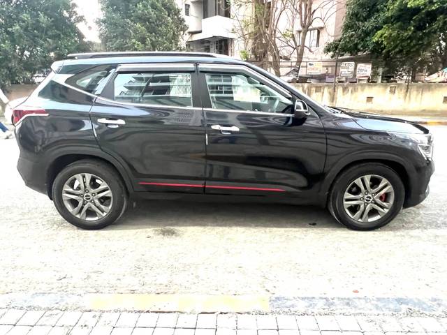 https://images10.gaadi.com/usedcar_image/4513774/original/processed_002e5f1a-f313-49ba-9c9a-40c98c7cdb50.jpg?imwidth=6401