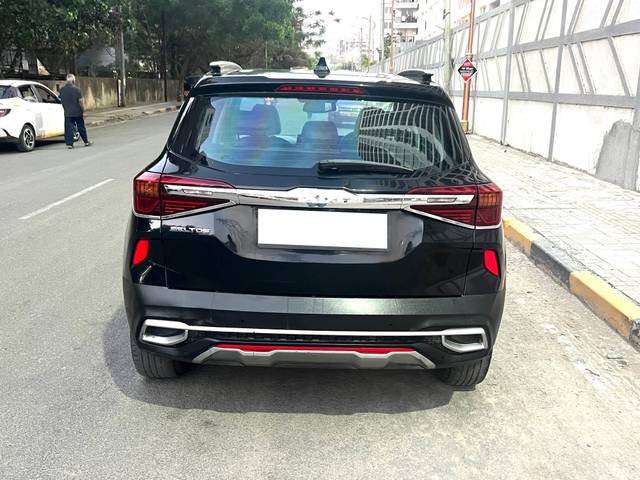 https://images10.gaadi.com/usedcar_image/4513774/original/processed_938c5ecd-6214-4aeb-90dc-d0523129d075.jpg?imwidth=6402