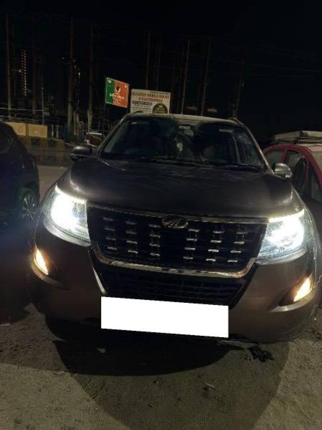 https://images10.gaadi.com/usedcar_image/4513780/original/processed_01f5328b-e669-469b-877e-ecc3f0dda9e0.jpeg?imwidth=6402