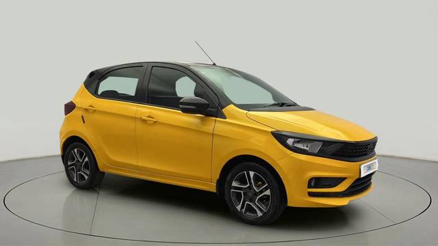 https://images10.gaadi.com/usedcar_image/4513789/original/15efa1d106778dbe00dbafbf655722a9.jpg?imwidth=6400