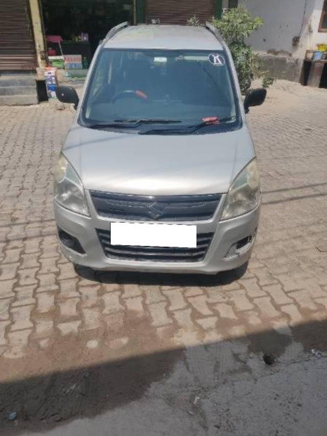 https://images10.gaadi.com/usedcar_image/4513802/original/processed_b2299431-3379-4b3b-8af4-567d52a7dd82.jpg?imwidth=6400