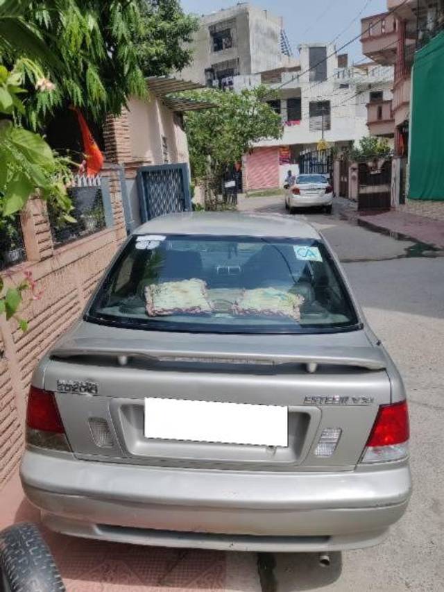 https://images10.gaadi.com/usedcar_image/4513821/original/processed_7d79798c-22f6-48c7-8c1f-4201805b753f.jpg?imwidth=6401