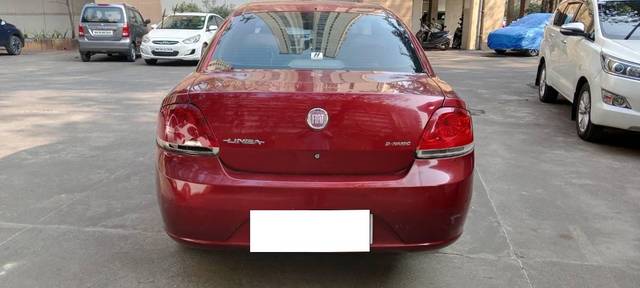 https://images10.gaadi.com/usedcar_image/4513856/original/processed_1cd0aa6a-b756-440f-a9d3-dd0475684d38.jpg?imwidth=6402