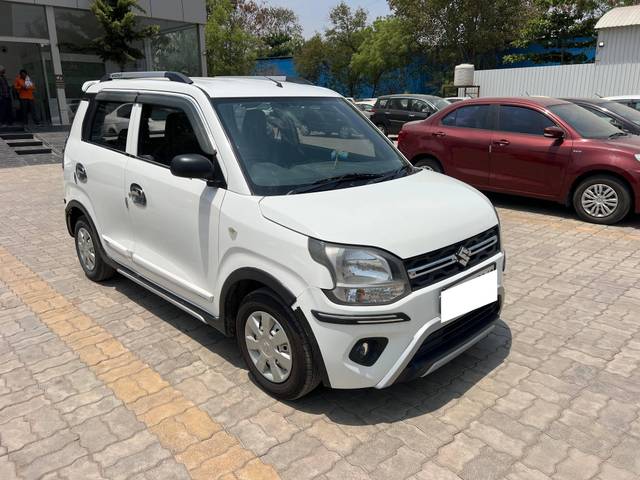 https://images10.gaadi.com/usedcar_image/4513868/original/processed_b66f9b098ee0e384005ec1f46799044e.jpg?imwidth=6400