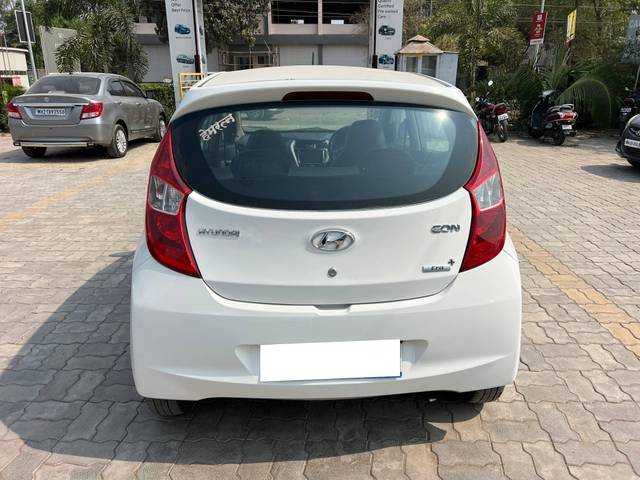 https://images10.gaadi.com/usedcar_image/4513874/original/processed_4220b8e90edb5b091157b58d507359c2.jpg?imwidth=6402
