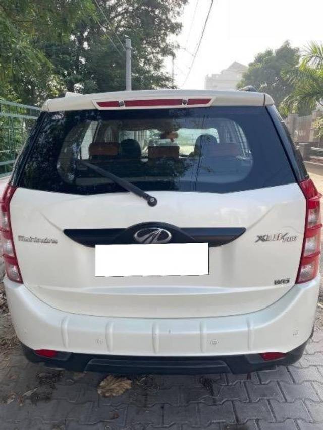 https://images10.gaadi.com/usedcar_image/4513883/original/processed_a078c4e9-2d54-4851-bee1-4e8d89926693.jpeg?imwidth=6401
