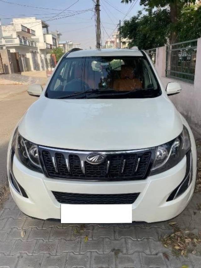 https://images10.gaadi.com/usedcar_image/4513883/original/processed_bce413c4-5c89-4e9c-a488-b2d19ffec589.jpeg?imwidth=6402