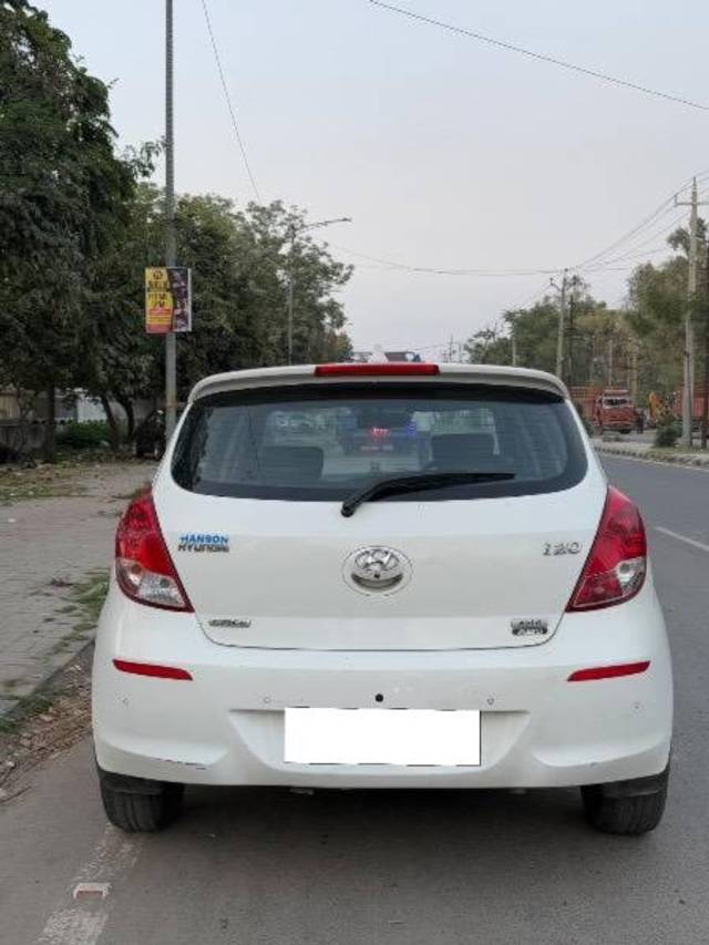 https://images10.gaadi.com/usedcar_image/4513889/original/processed_dbec498a-5dd6-4511-a5b2-98ed641bb164.jpeg?imwidth=6401