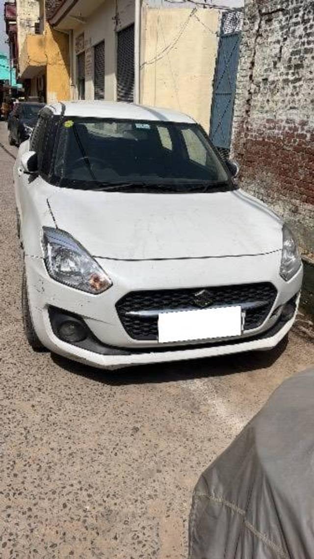 https://images10.gaadi.com/usedcar_image/4513892/original/processed_5a23bbe6-7439-4193-886b-a14ee84dd0a4.jpeg?imwidth=6400