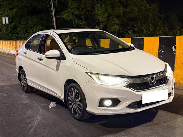 https://images10.gaadi.com/usedcar_image/4513926/original/processed_66e3ca642f1a3da649ebddd517f8c4cb.jpg?imwidth=6400