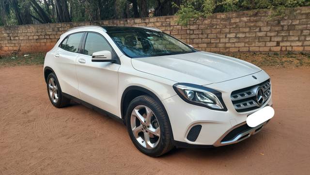 https://images10.gaadi.com/usedcar_image/4513929/original/ae5446ff10216967557946cd9197e9e4.jpg?imwidth=6400