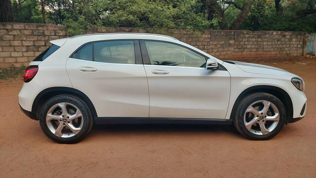 https://images10.gaadi.com/usedcar_image/4513929/original/processed_157c1970810f4d212d4d6f4aba459d4d.jpg?imwidth=6401