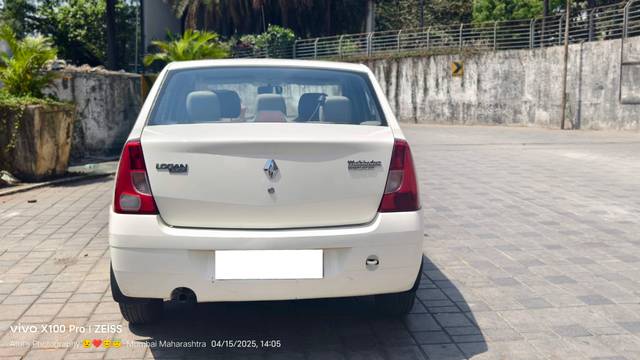 https://images10.gaadi.com/usedcar_image/4513933/original/processed_d54cc89f1e76e98cc73e331b075dff0d.jpg?imwidth=6401