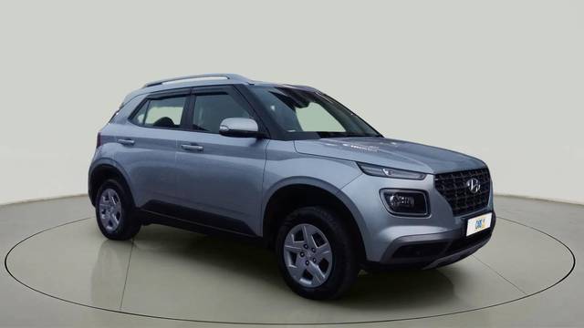 https://images10.gaadi.com/usedcar_image/4513945/original/2e3db07b6bc333aa3f48a9b0be162183.jpg?imwidth=6400