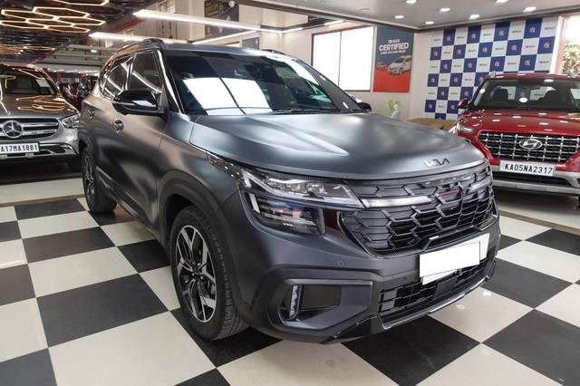 https://images10.gaadi.com/usedcar_image/4513949/original/processed_6ff3e4dcdb0482bd0e2daa3338010e09.jpeg?imwidth=6400