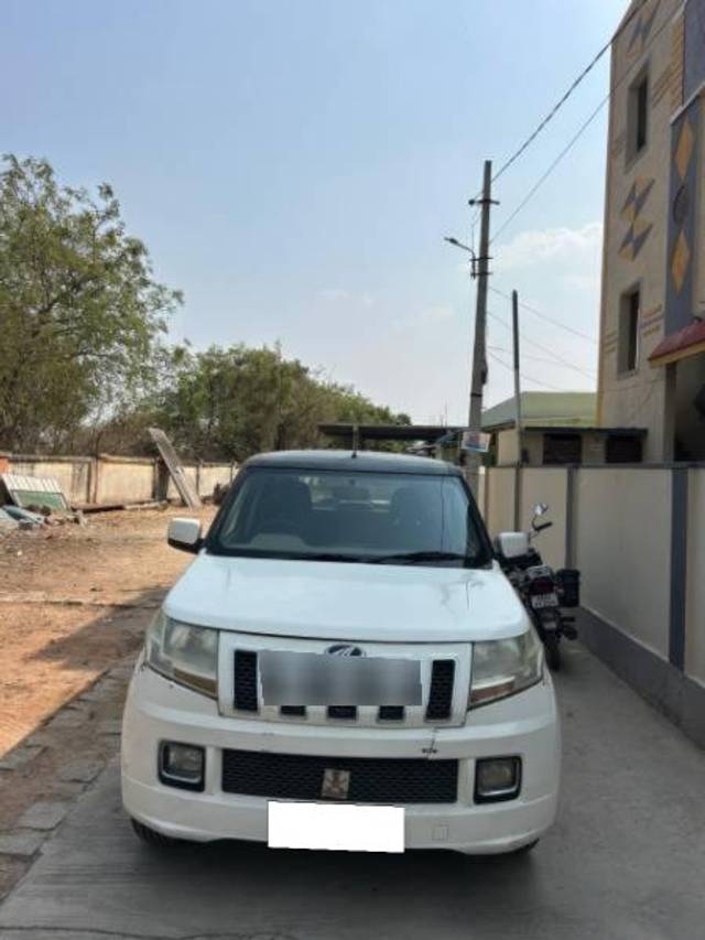 https://images10.gaadi.com/usedcar_image/4514004/original/processed_3ec1e58b-689d-40e1-9e39-cd3d07abd170.jpg?imwidth=6400