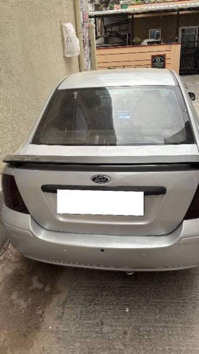 https://images10.gaadi.com/usedcar_image/4514054/original/processed_69dad6ea-7b69-43d3-a38b-5677122ebdf3.jpeg?imwidth=6400