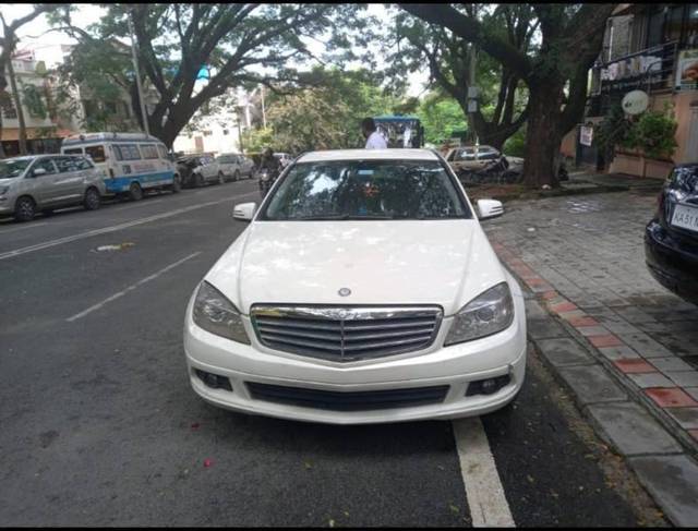https://images10.gaadi.com/usedcar_image/4514062/original/processed_c1bc2c84-fef8-4253-a448-d2e37ef463cf.jpeg?imwidth=6400