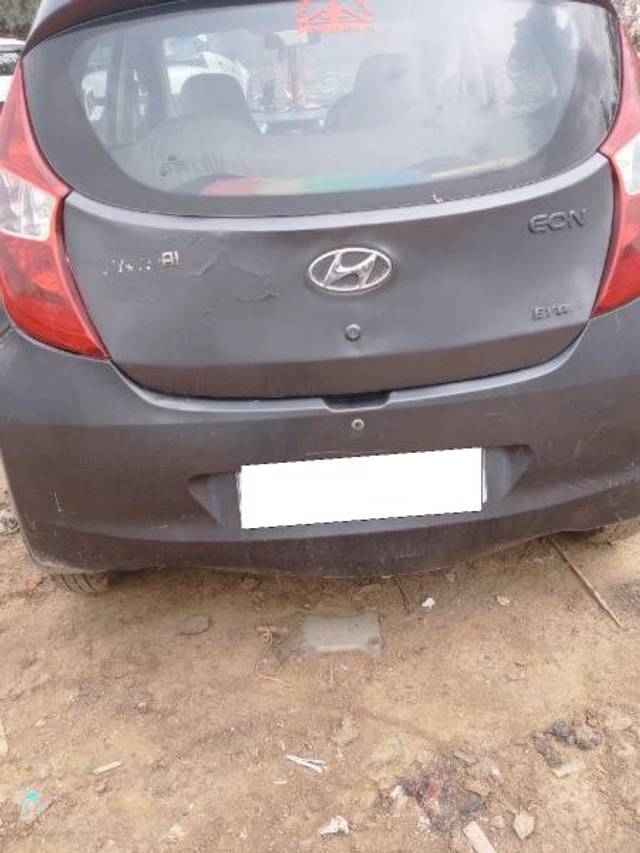 https://images10.gaadi.com/usedcar_image/4514071/original/processed_84d26293-ff38-459d-b127-04bbf866df5c.jpg?imwidth=6401