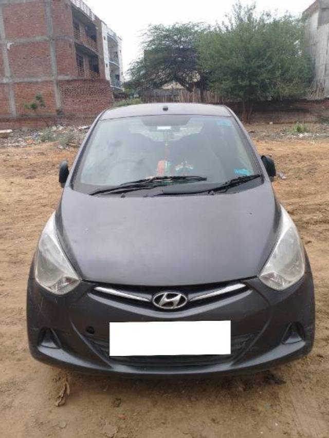 https://images10.gaadi.com/usedcar_image/4514071/original/processed_8ad6155f-89fc-481e-ac27-ee9a2053e42c.jpg?imwidth=6402