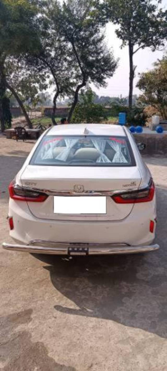 https://images10.gaadi.com/usedcar_image/4514139/original/processed_467aff5f-47d8-4f30-b6cf-99b2ad9eb69a.jpg?imwidth=6401