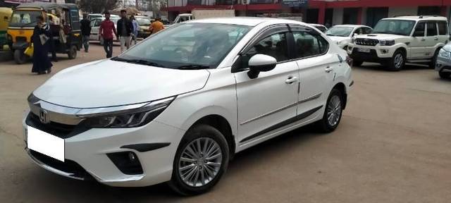 https://images10.gaadi.com/usedcar_image/4514139/original/processed_5ef4f724-0a7f-4afe-9fe0-24c92dde2e7d.jpg?imwidth=6402