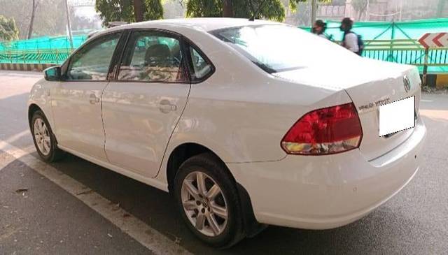 https://images10.gaadi.com/usedcar_image/4514142/original/processed_4f45cc63-168d-47ea-9618-399ede06bf49.jpeg?imwidth=6401