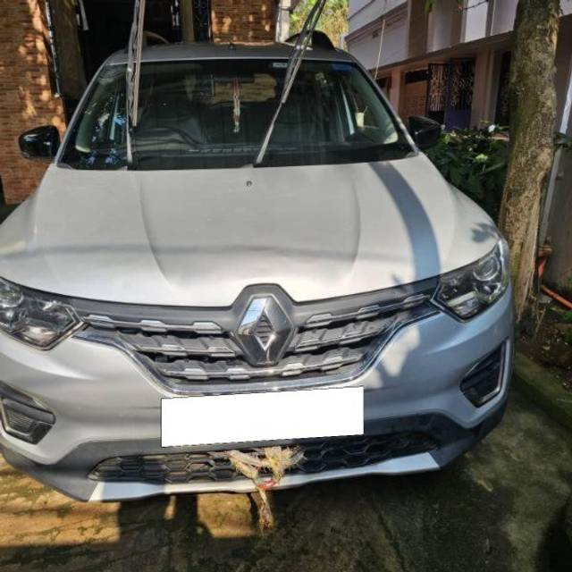 https://images10.gaadi.com/usedcar_image/4514160/original/processed_4f8b63d2-ddec-404a-a993-eeedde25de00.jpg?imwidth=6402