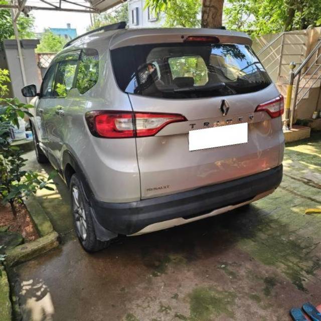 https://images10.gaadi.com/usedcar_image/4514160/original/processed_a3347c4f-facd-4195-88bd-25199ae61dbd.jpg?imwidth=6401
