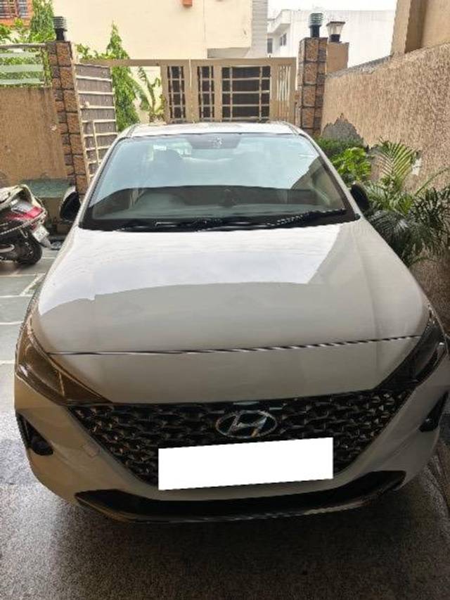 https://images10.gaadi.com/usedcar_image/4514163/original/processed_e673fff0-befd-4be8-9b75-7a45b70a27be.jpeg?imwidth=6402