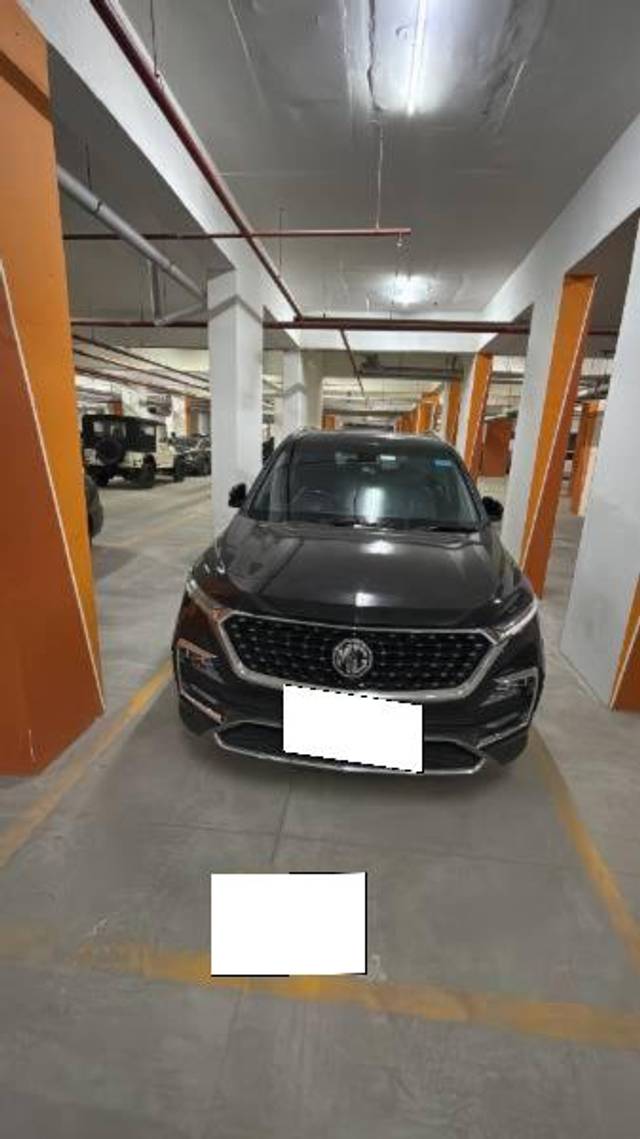 https://images10.gaadi.com/usedcar_image/4514204/original/processed_1f0e6633-02fa-4fb0-a3ad-0c8ee5446d20.jpg?imwidth=6402