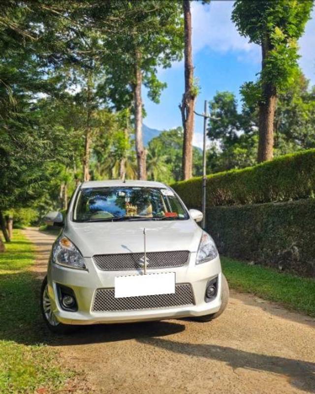 https://images10.gaadi.com/usedcar_image/4514235/original/processed_1f9c6aaa-9efc-4b9f-a242-3e7bd2058105.jpg?imwidth=6400