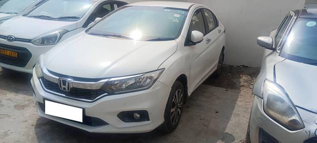 https://images10.gaadi.com/usedcar_image/4514236/original/processed_36851cda00b101637d8bebc754762c98.jpg?imwidth=6401