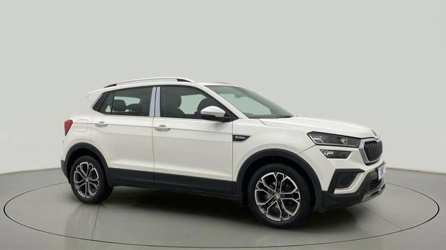 https://images10.gaadi.com/usedcar_image/4514261/original/cb37a336866dbaf5da0a5e7daa8c2740.jpg?imwidth=6400