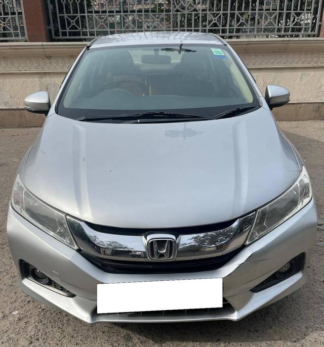 https://images10.gaadi.com/usedcar_image/4514275/original/processed_15508dc2265f7cc2ae855fa79a93712b.jpg?imwidth=6400